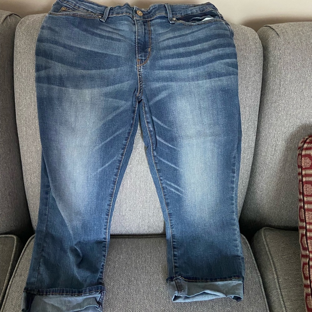 Denizen from Levi’s capris size 14